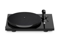 Pro-Ject E1 Standard Plattenspieler mit AT3600L Tonabnahmer hochglanz schwarz